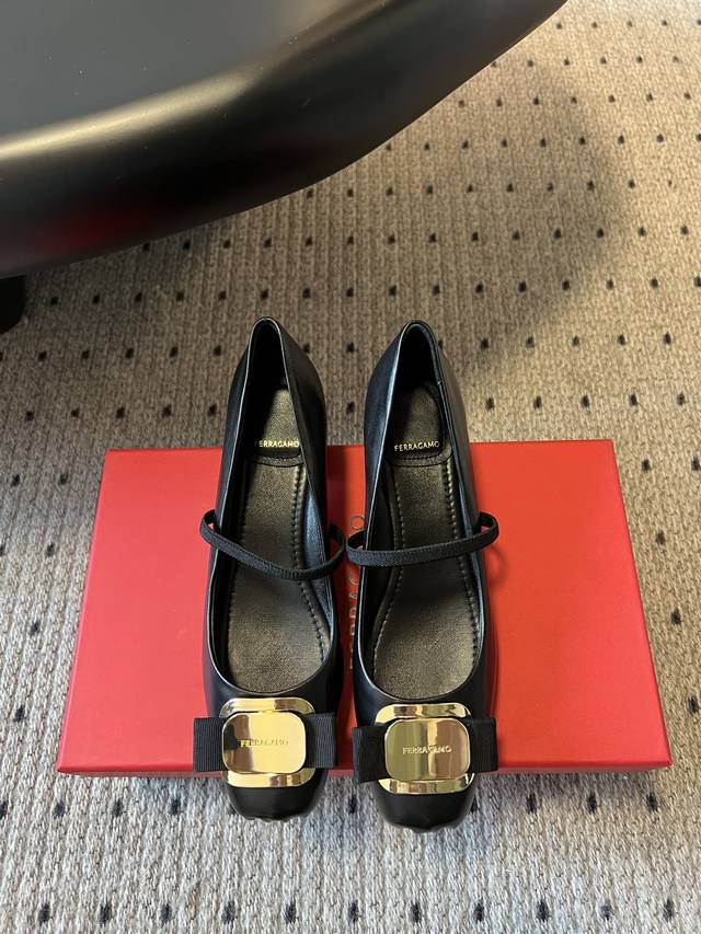 Salvatore Ferragamo's 25th-year new Gancini ballet flats. With spring's arrival,