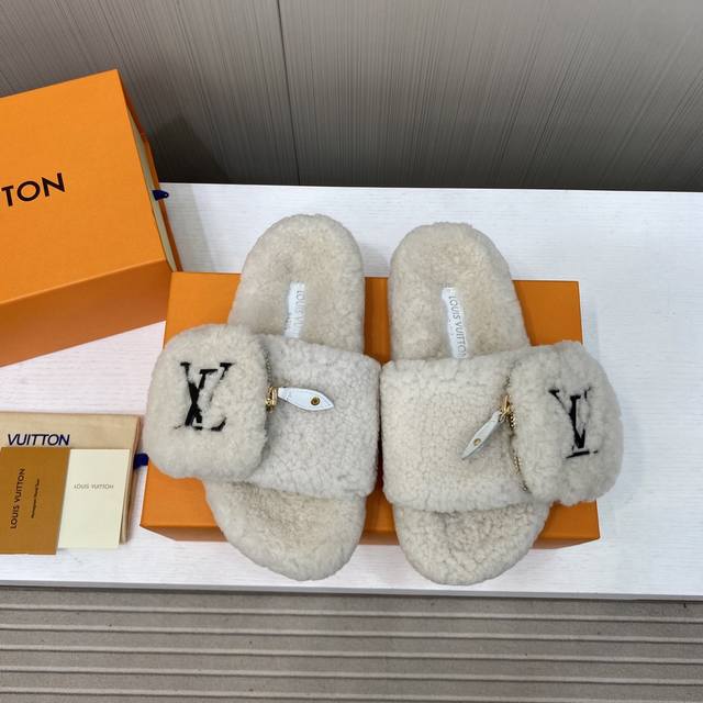 Factory price P Top quality Louis Vuitton new hot pressing wool slippers made of