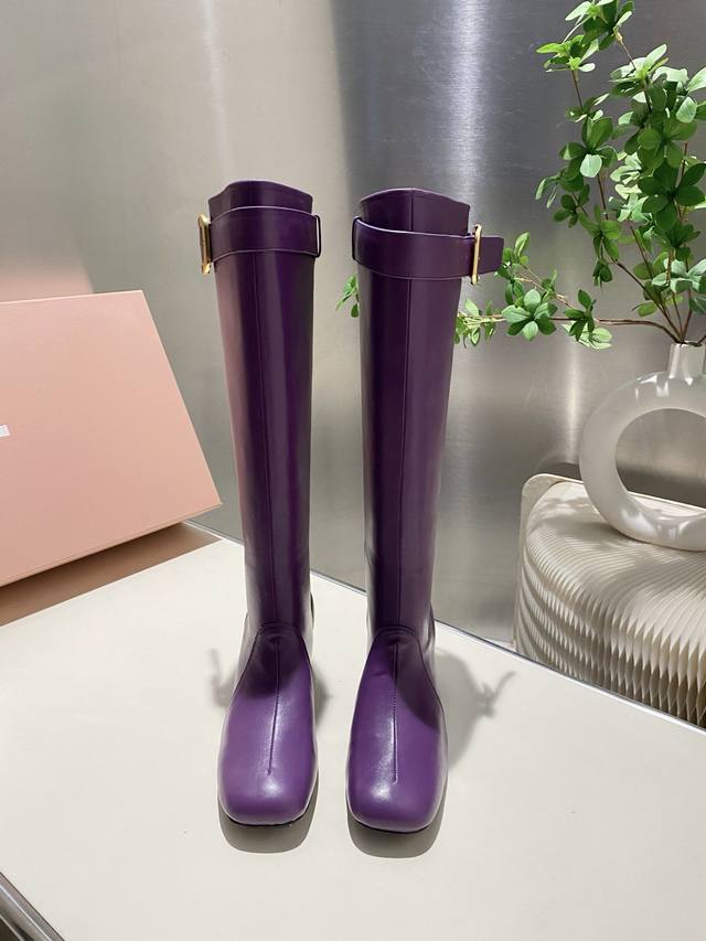 Factory Price: P Miumiu 2025 Winter New 15-inch High Boots This year's official