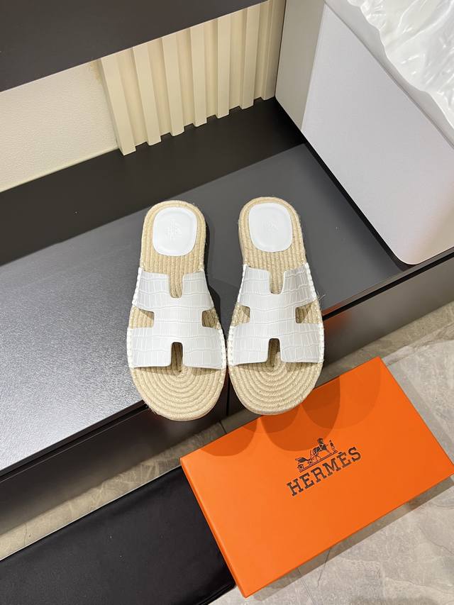 Herme* men's casual slippers. Quality comparison at the counter. The upper featu