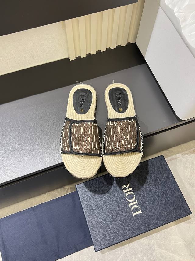 Dior* men's slippers, high-end and stylish, quality comparison at the counter. H