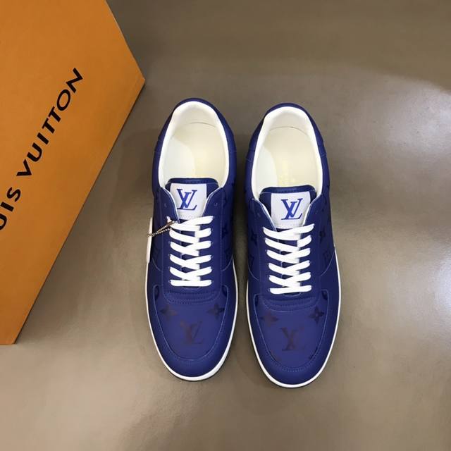 Ouis *Uitto* classic men's casual sneakers, crafted from top-grain cowhide, with