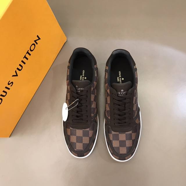 Ouis *Uitto* new high-end men's casual sneakers, featuring a classic L-print che