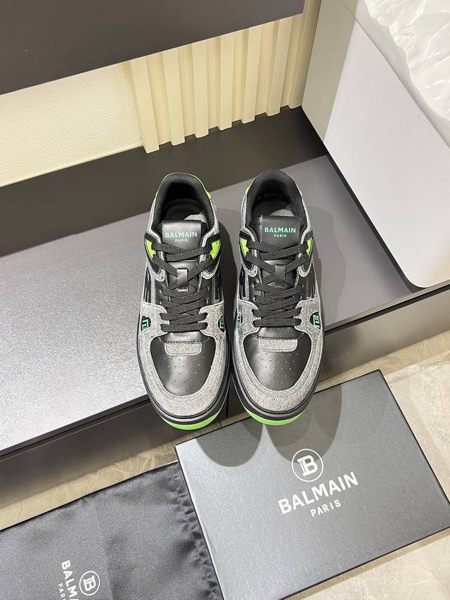 Balmai* new men's sports casual shoes, fashionable and trendy, with a very comfo