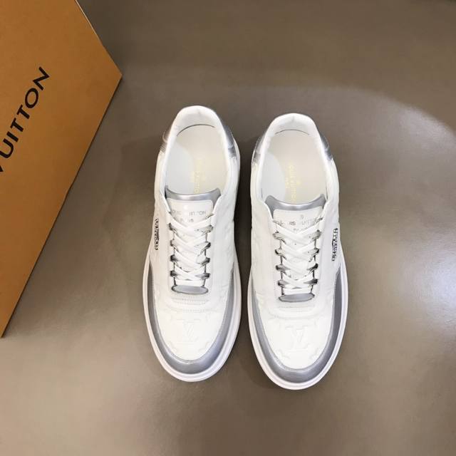 Ouis *Uitto* new men's sports casual shoes, featuring a grained calfskin upper w