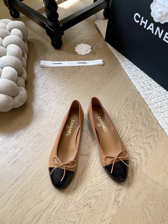 Chanel 25 ballet flats in a new colorway! Pre-order now! Needless to say! A clas