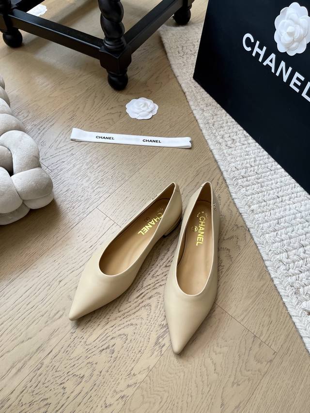 Chanel 25K new pointed-toe low-heeled shoes! Premium version! Pre-sale. Sheepski