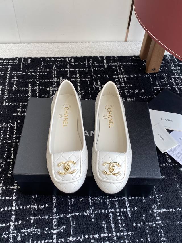 Shopping-grade Chanel 25Ss Spring/Summer Mary Jane ballet flats. The popular dou