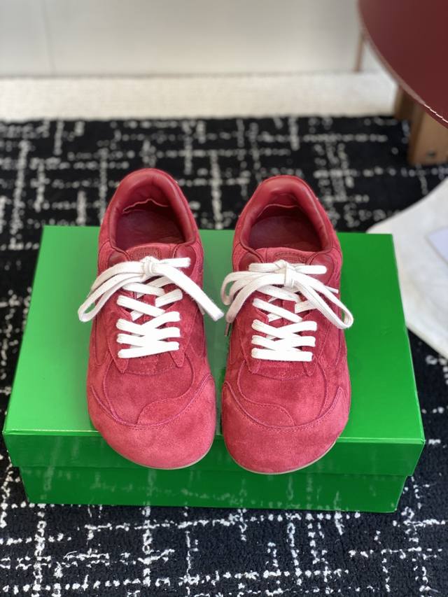 Bottega Veneta Bv 25Ss new Forrest Gump sneakers, crafted from nylon and suede,