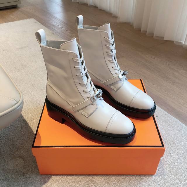 Off-white Hermes... A Eclair 2025 hit series, with a super-slim fit and a 4.5mm