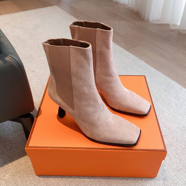 Hermes Fw25 New Arrival ~ Hermes' 2025 Fall/Winter ankle boots made of imported