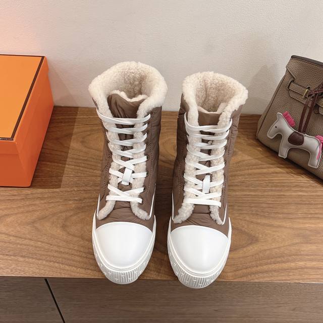 Men's 20 Hermes 25Ss new autumn/winter boots! Classic boot shape with British co