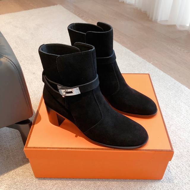 Hermes Fw25 New Arrival ~ Hermes' 2025 Fall/Winter ankle boots, made from import