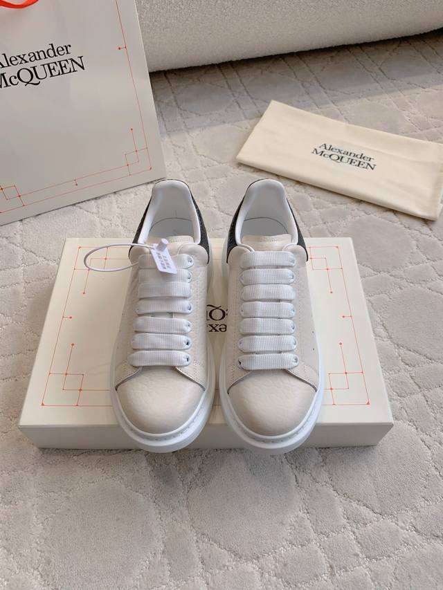 Factory Price: P. Top-of-the-line Alexander Mcquee newest platform shoes for cou
