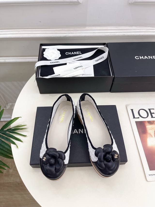 Chanel 25 Spring and Summer New Products Counter Classic Chanel Double C Camelli