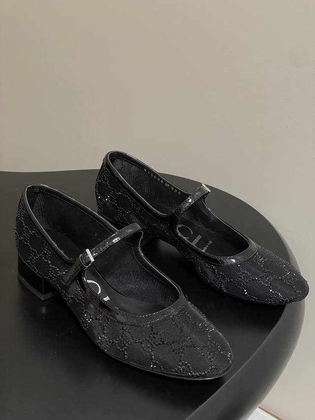 25Ss Spring/Summer new Gucci Double GG crystal and rhinestone Mary Janes, hollow