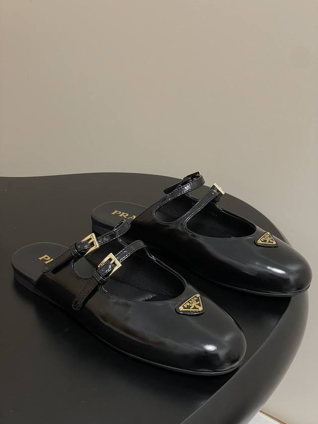 with airplane box 25Ss Early Spring new Prada wrinkled patent leather ballet fla