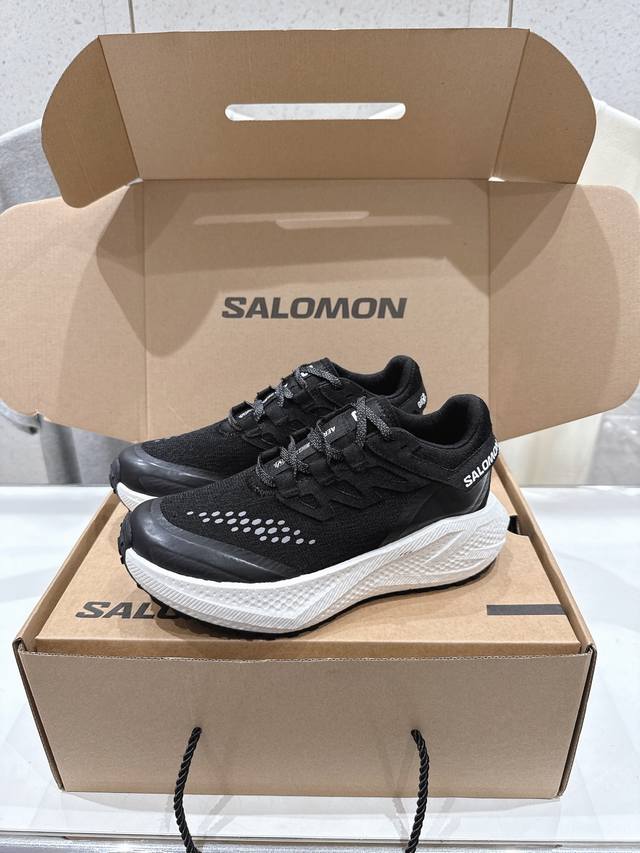 Salomon's new casual sneakers, thick-soled hiking derby shoes, running shoes, an