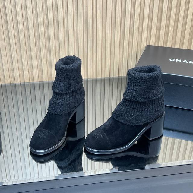 the leg proportions. I love this sock boot. Upper: Cowhide stitching knitted boo