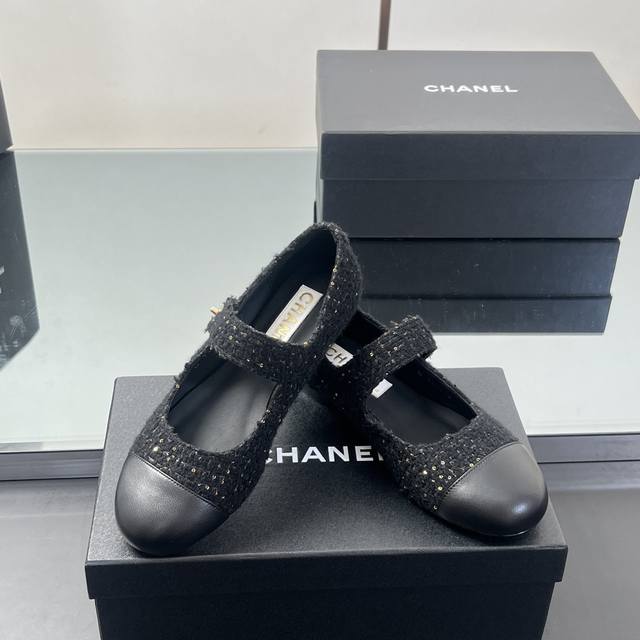 and adds a sense of luxury! The effect of sweet girls tying it on their feet is