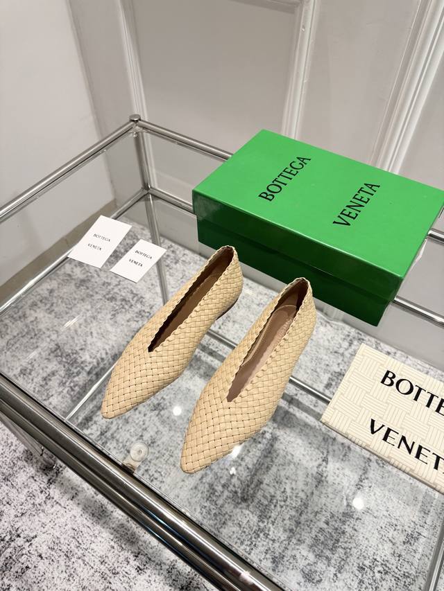 Top version: Bv2025 new series women's Sofia single shoes with small pointed toe