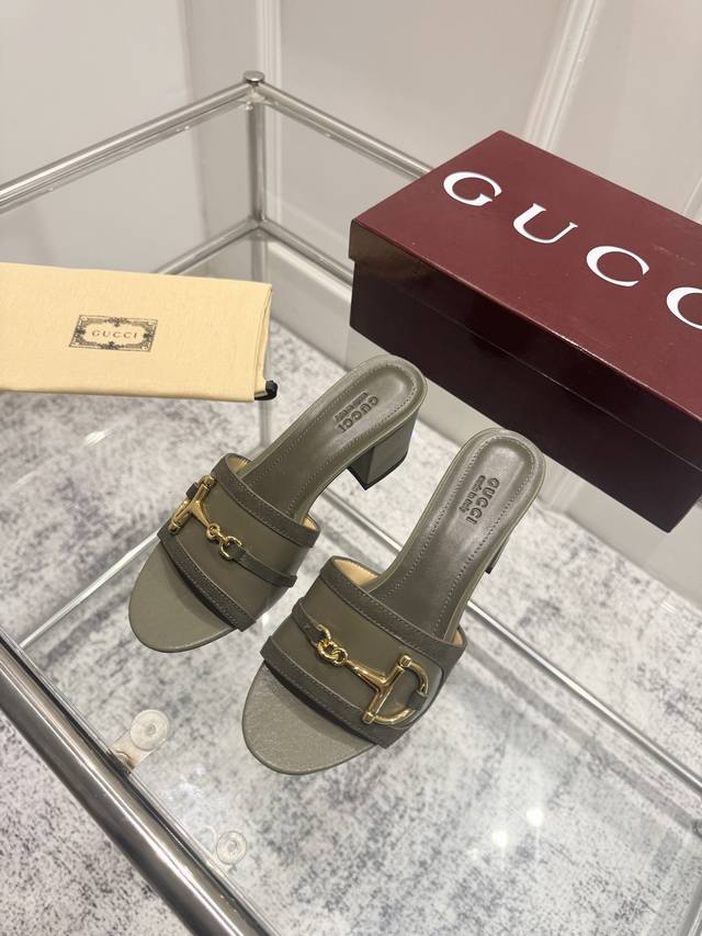 Gucci 2025 spring and summer latest hot-selling sandals series round toe latest