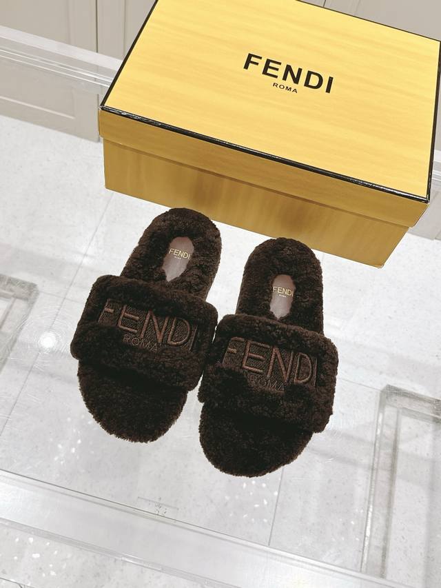 top version: Fendi wool slippers are the main series of the show, new products a