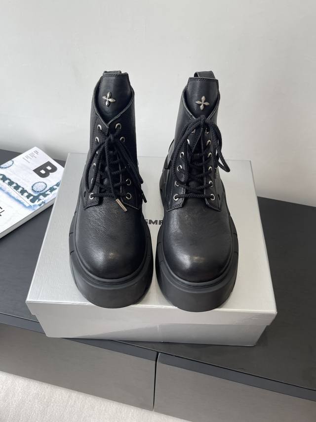 Smfk 25Ss new thick-soled casual derby boots. These ankle boots are truly captiv