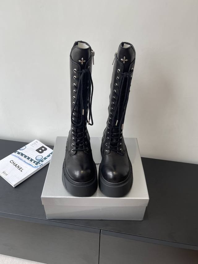 Smfk 25Ss new thick-soled casual derby boots. These ankle boots are truly endear