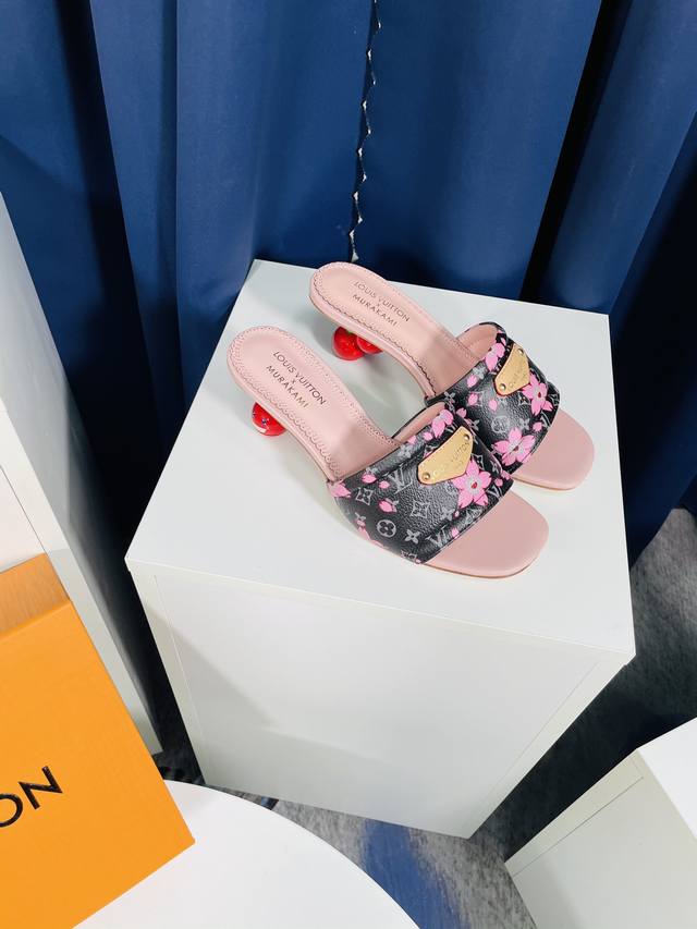 Heel height 5.5cm. New Cherry series colors available at the counter. Inner wais