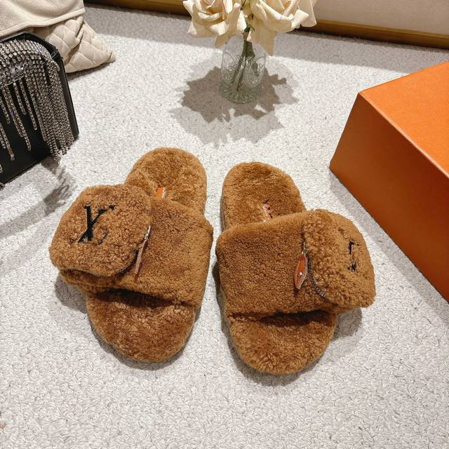 factory top version Lv new wool slippers, a must-have for lazy people, you'll be