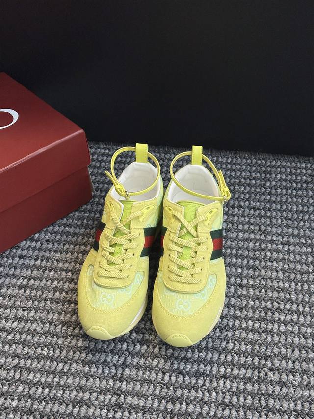 women's new sneakers feature a lightweight and flexible outsole with a specially