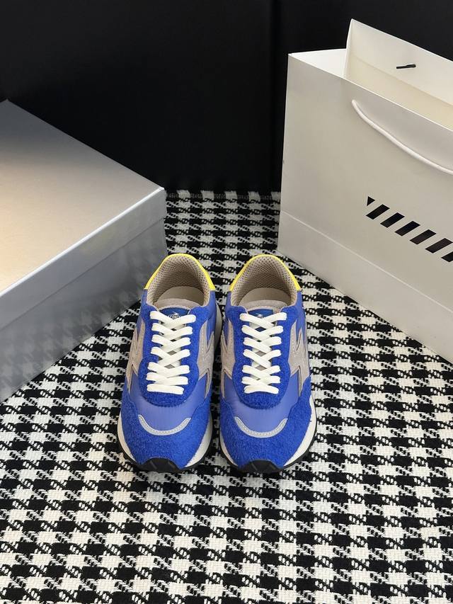 Italian niche brand, casual jogging series, niche treasure shoes, retro style, a