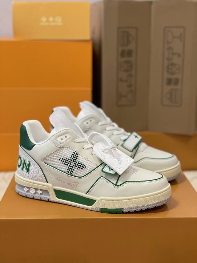 a premium couple's edition, the LV Trainer sneaker, model number 1A98Ux, debuted