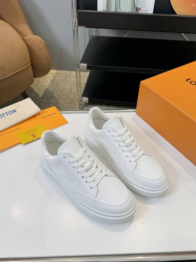 Factory Price Beverly Hills Sneaker Collection. This Beverly Hills sneaker featu