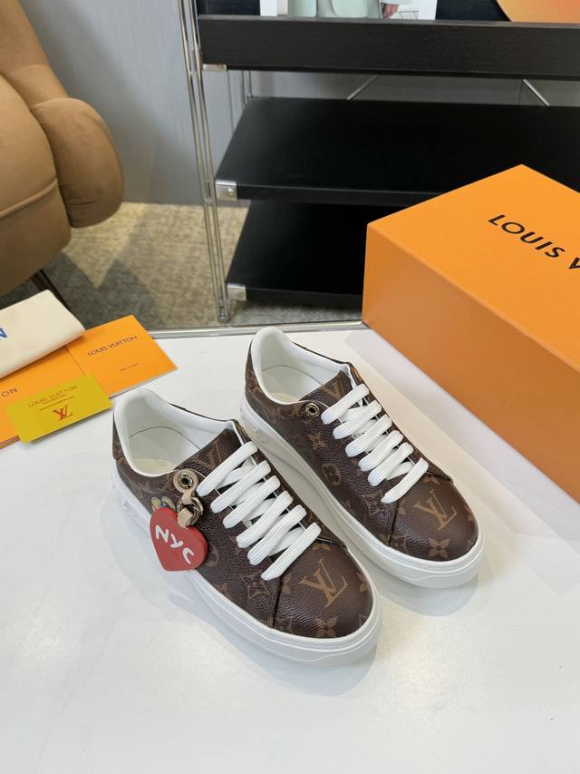 Factory Price Beverly Hills Sneaker Collection. This Beverly Hills sneaker featu