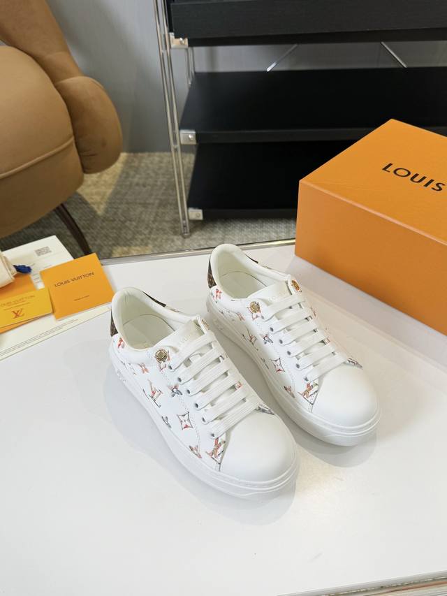 Factory Price Beverly Hills Sneaker Collection. This Beverly Hills sneaker featu