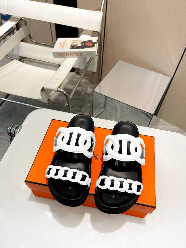 Standard Edition Premium Edition. The standard version is made of microfiber wit
