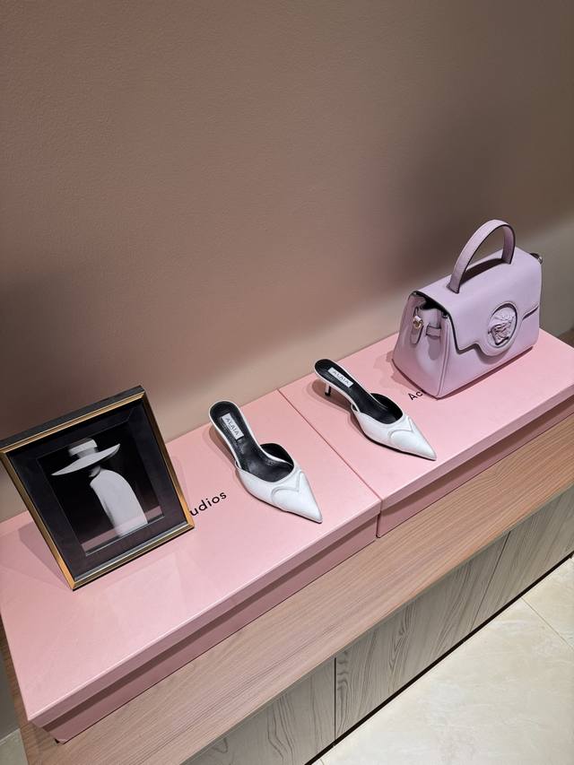 Alaia | A high-end, French couture brand, renowned in the Parisian fashion world