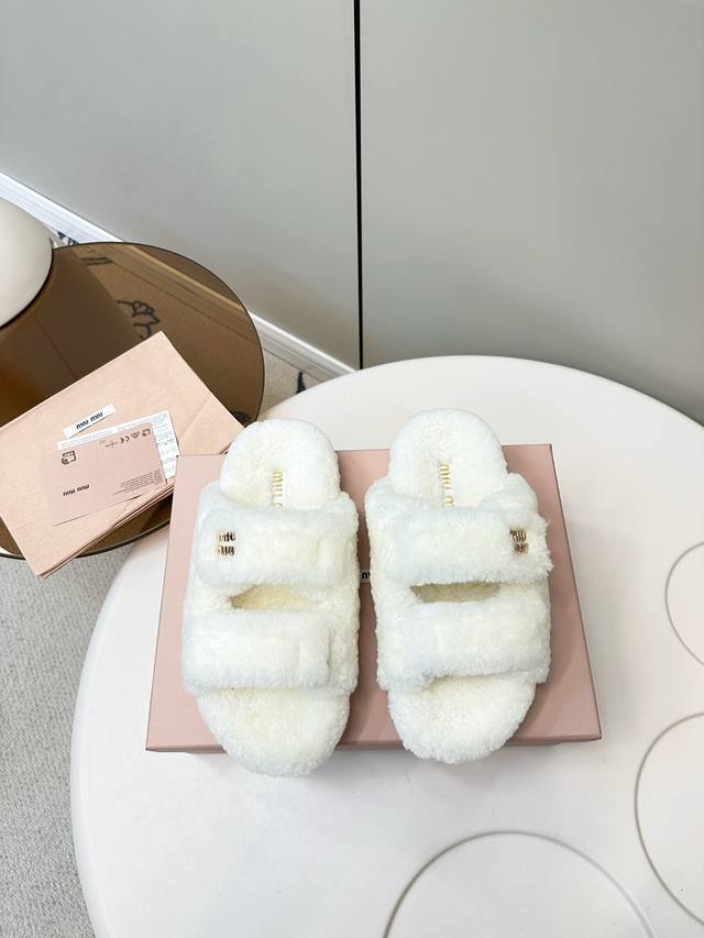 Miumiu's new wool slippers are top-notch quality! Super warm, like walking on cl