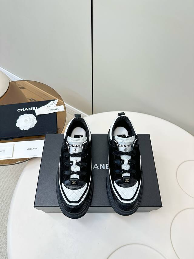 Chanel 25C Early Spring Resort New Style Casual Shoes. A comfortable pair of sho