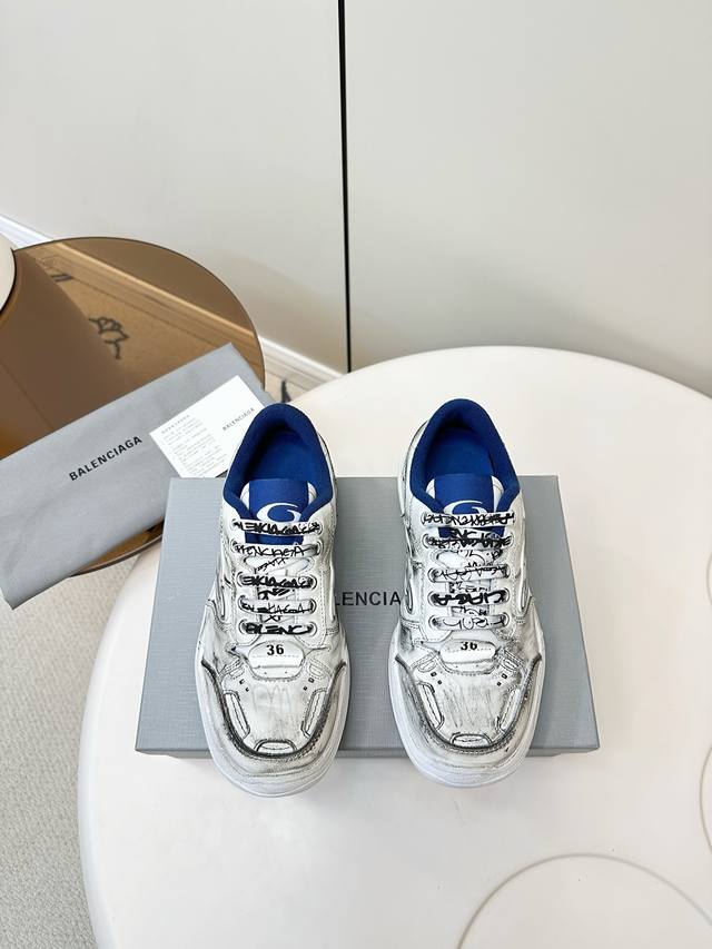 Top-quality Balenciaga Winter 25 Hamp Tons sneakers, available in a matching air