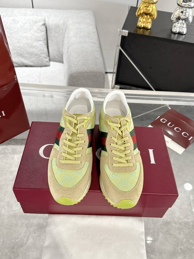 Gucci Re-Motion men's sneakers, style 832918 Aaezm 9067, are a dynamic addition