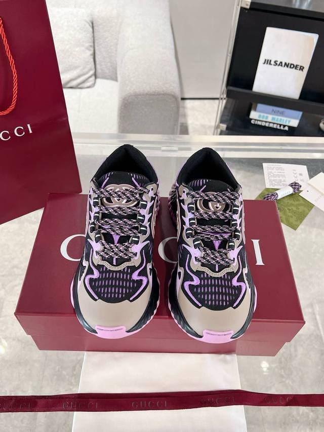 Gucci Ripple series couple's sneakers. This new pair features a thick sole, stit