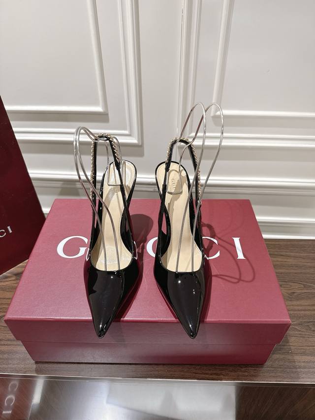 Gucci Signoria slingback pumps, named after the central square of Florence , rec