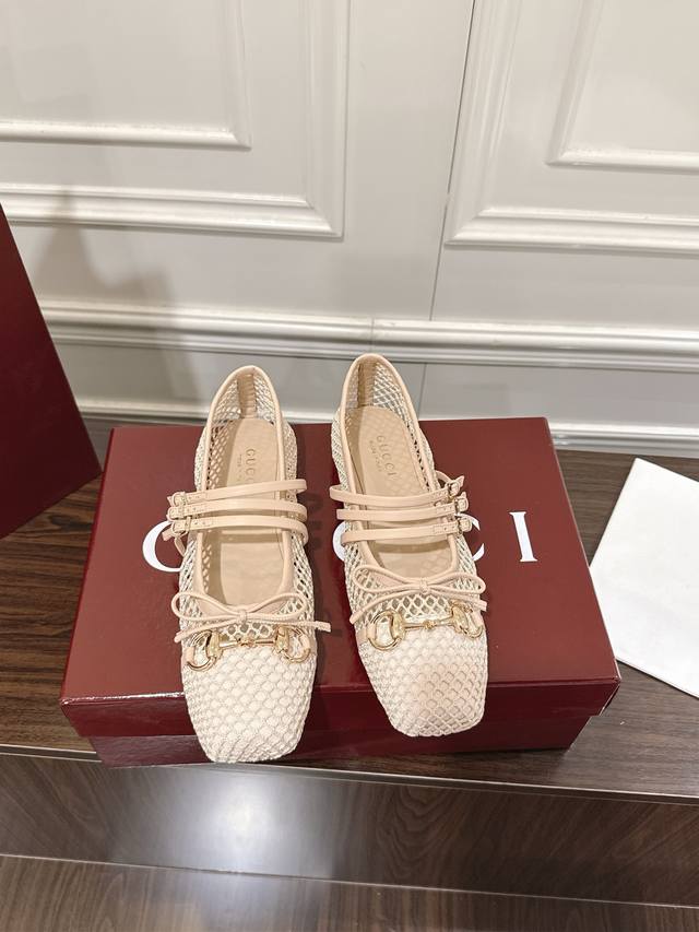Gucci Horsebit Ballet Flats for Women. These iconic Horsebit ballet flats featur