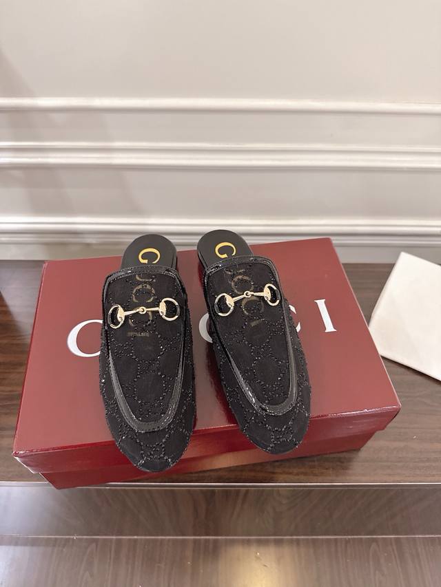 Princetown series women's mesh crystal slippers. The Princetown series slippers