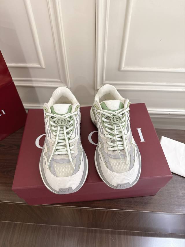 In stock: Men's premium Gucci 2.0 sneakers, a couple's pair of retro casual runn