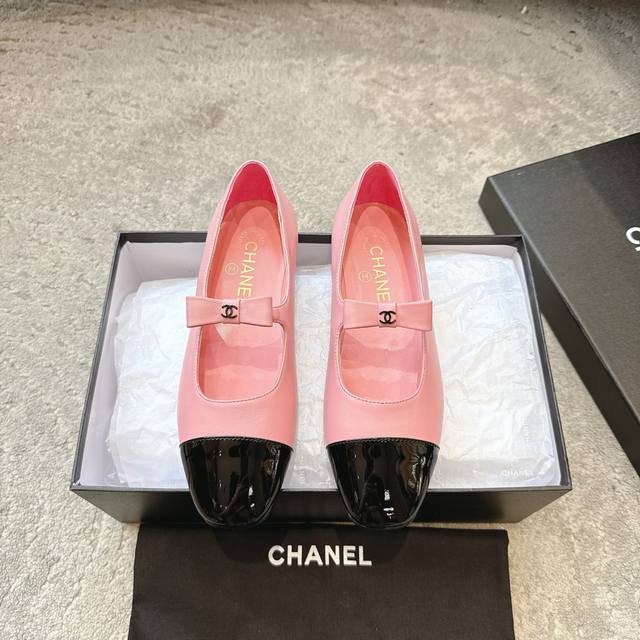 Chanel 25B Fall/Winter Bow Mary Jane. This retro Chanel Mary Jane is just perfec
