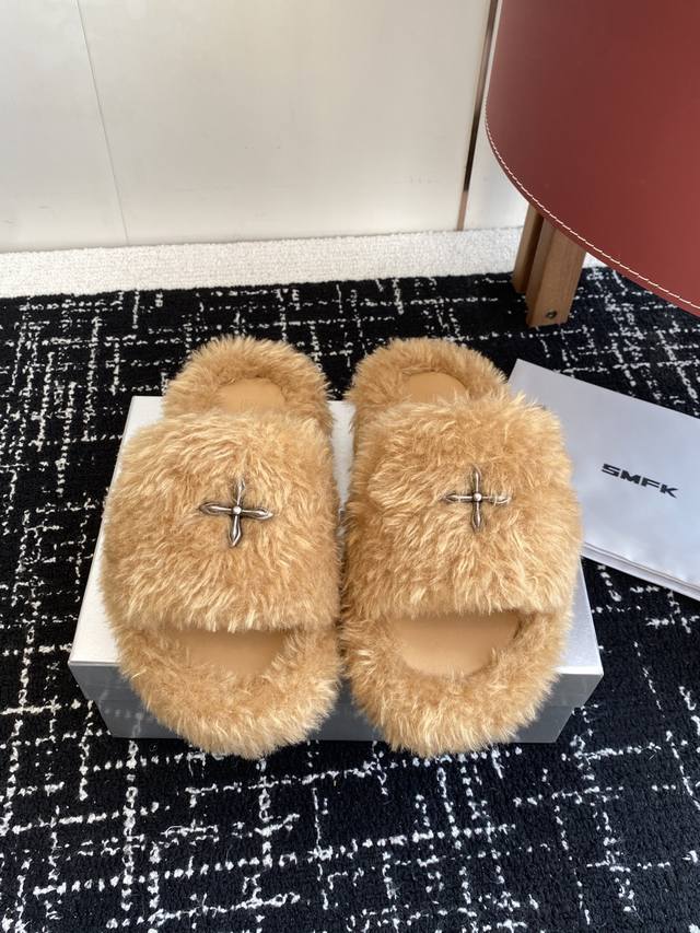 Smfk thick-soled bread slippers, a super popular bread slippers, are so popular